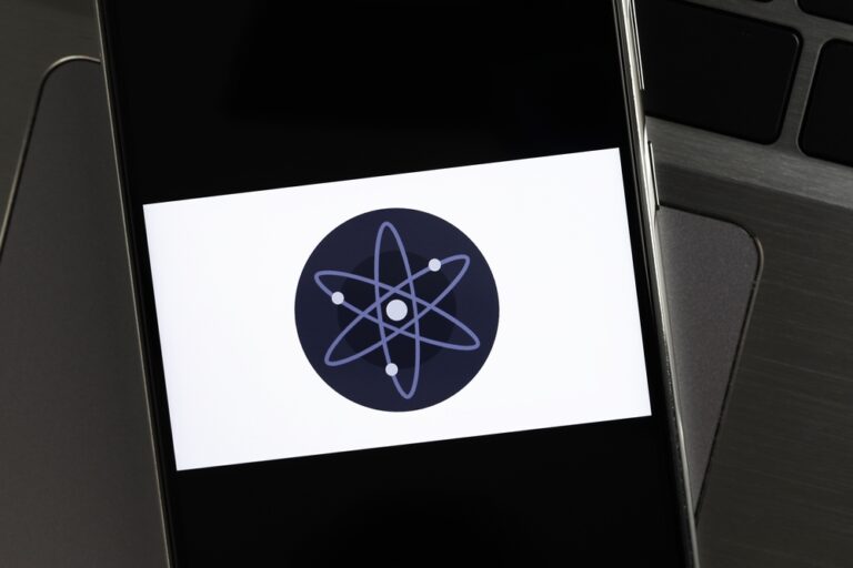 Cosmos (ATOM) Climbs to $32.55 amid Intensified Bullish Trends